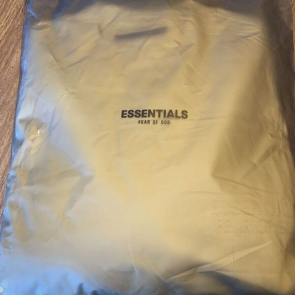 BRAND NEW Fear of God Essentials Canary Crewneck Sweatshirt Size Medium - Picture 1 of 9